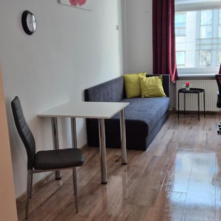 Hostel Tulip - Pokoj Jednoosobowy Nr 1 Ze Wspolna Lazienka I Kuchnia 什切青 外观 照片