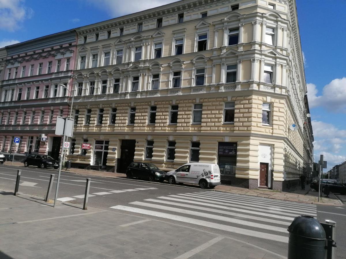 Hostel Tulip - Pokoj Jednoosobowy Nr 1 Ze Wspolna Lazienka I Kuchnia 什切青 外观 照片